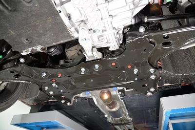 技术传承与实战检验 领克03底盘表现与发动机挡板解析